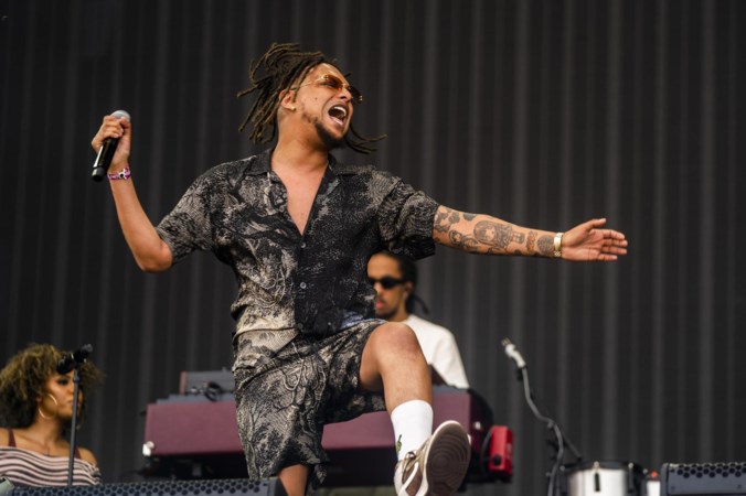 Caribisch hitjesfeest van stuiterbal Ronnie Flex met een vleugje Snollebollekes dwingt tot meedansen