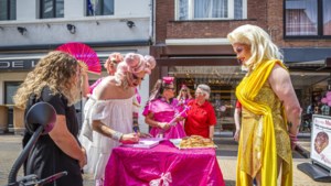 Venlo kleurt roze met dragqueens, glitterschminkers, vogue-dansers en aanbiedingen