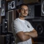 Rapper Vlekkeloos (23): ‘De rapcultuur sprak me meteen aan, ineens kon ik me identificeren met iets dat ik voorheen niet kende’