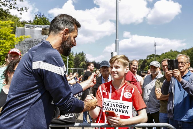 Applaus voor Ruud van Nistelrooij bij eerste training PSV