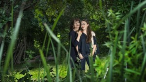 Anya Niewierra en dochter Merel Godelieve leggen in roman generatiekloof bloot en krijgen meer begrip voor elkaar