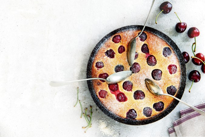 Kersen kondigen de zomer aan: recept voor kersen-kokosclafoutis