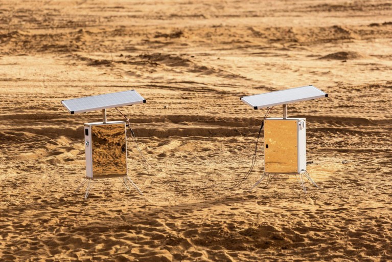 Rain in the desert: the water machine by the artist Ap Verheggen