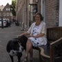 Mik Hamers tekende de verhalen uit de Maastrichtse wijk Mariaberg op: over een smalle beurs, honden, saamhorigheid en de Blauwe Loper