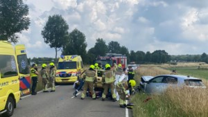 Drie gewonden bij ongeluk in Belfeld: traumahelikopter opgeroepen