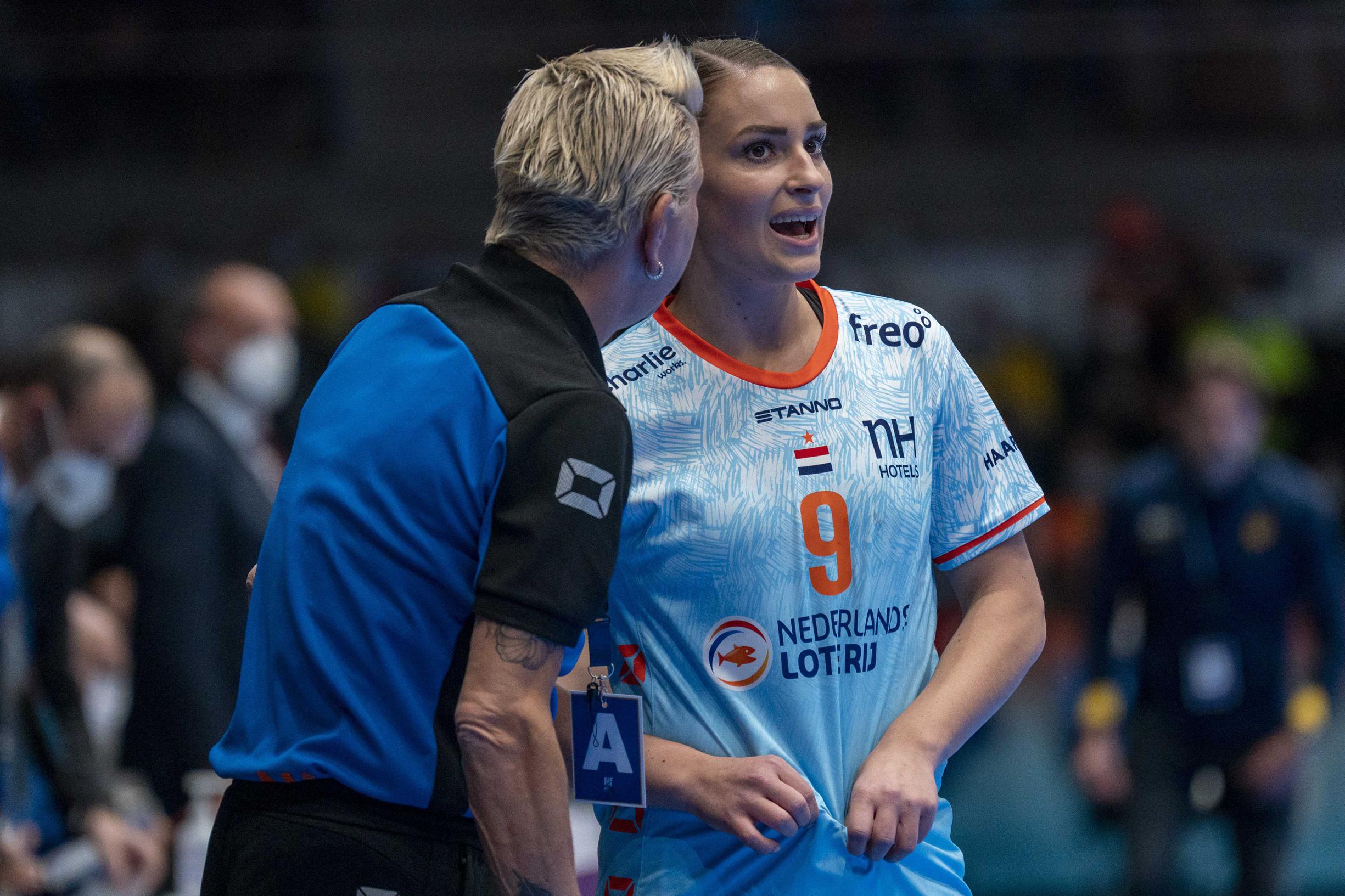 Handbalinternational Larissa Nusser uit Born ergerde zich al... - De  Limburger Mobile