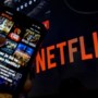 Netflix heeft het zwaar en dit ga jij ervan merken: extra reclames en minder accounts delen