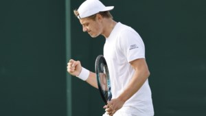 Van Rijthoven slaat zich overtuigend naar tweede ronde op Wimbledon