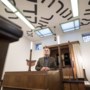 Synagoge in Roermond doelwit van baldadigheid: glas-in-loodruiten ingegooid met golfbal en stenen