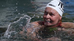 Zwemster Van Rouwendaal verovert op 10 kilometer haar eerste wereldtitel