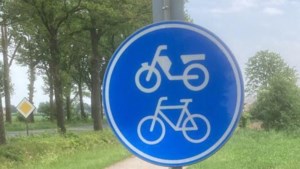 Duurzame verkeersborden in gemeente Bergen
