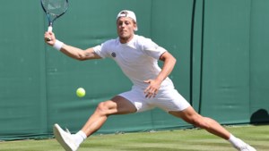 Tim van Rijthoven plaatst zich voor vierde ronde Wimbledon