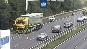 Forse vertraging op A2 en A73 na ongeluk met twee vrachtwagens bij Roosteren