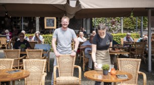 Jeroen veranderde bruine kroeg in restaurant en heeft nu het beste terras van Limburg: ‘Dit overtreft mijn stoutste jongensdromen’
