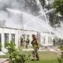 Brand verwoest appartementen op omstreden vakantiepark Landgoed Leudal: ‘Dit is heel zuur’