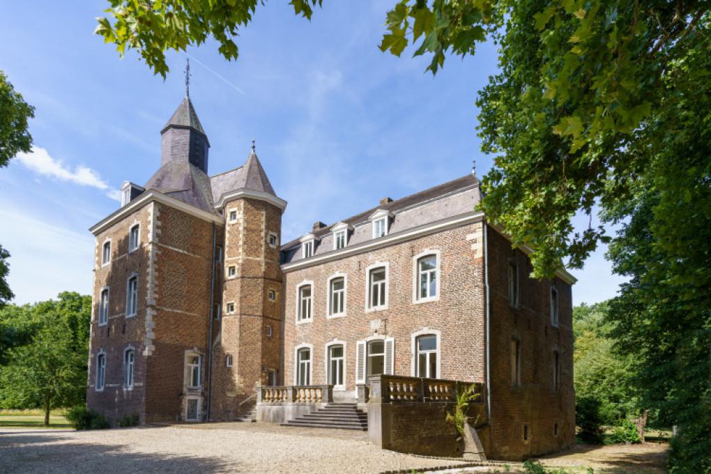 Wonen In Kasteel Nijswiller? Na Jarenlange Restauratie Staat... - De ...