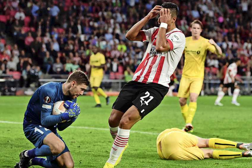 PSV begint Europa League teleurstellend met gelijkspel tegen... De