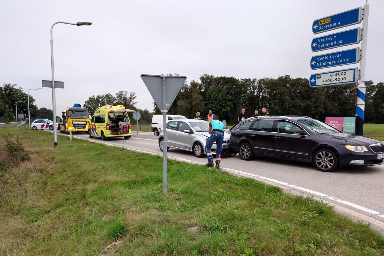 Vrouw raakt gewond bij verkeersongeluk in Wanssum - De Limburger