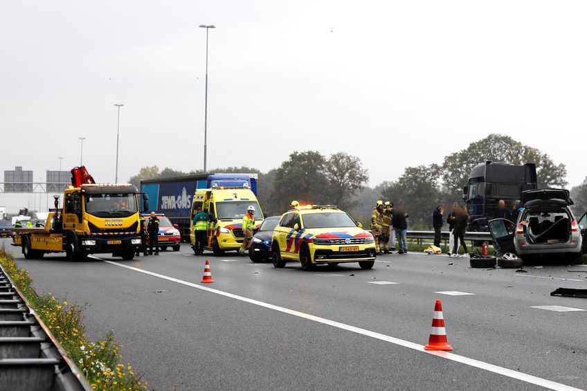 Spookrijder Zorgt Voor Ravage Op A73: Slachtoffers Naar Het ... - De ...