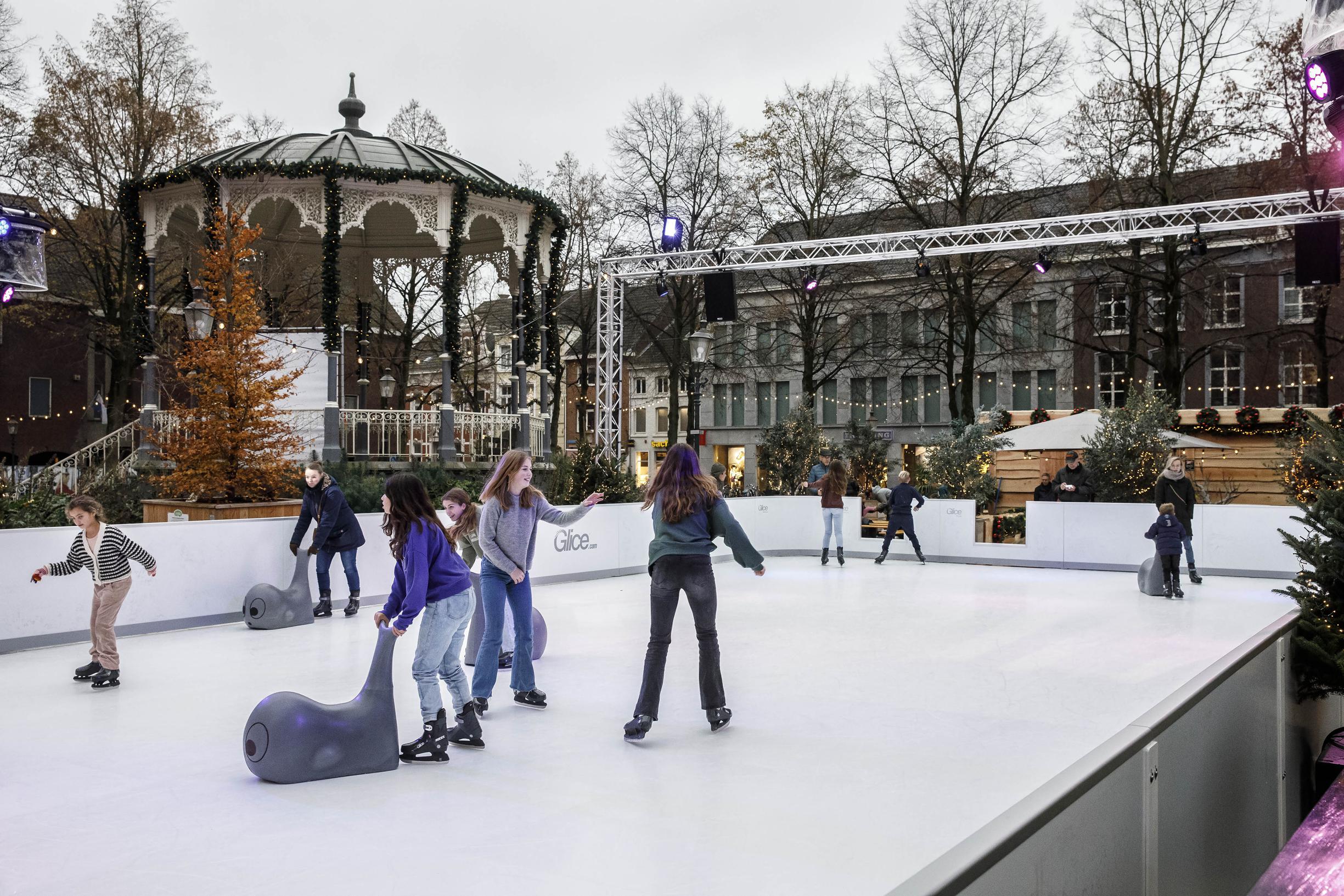 String string Aanwezigheid Voorstellen Run op nieuwe schaatsbaan Munsterplein in Roermond: 'Verrast... - De  Limburger Mobile