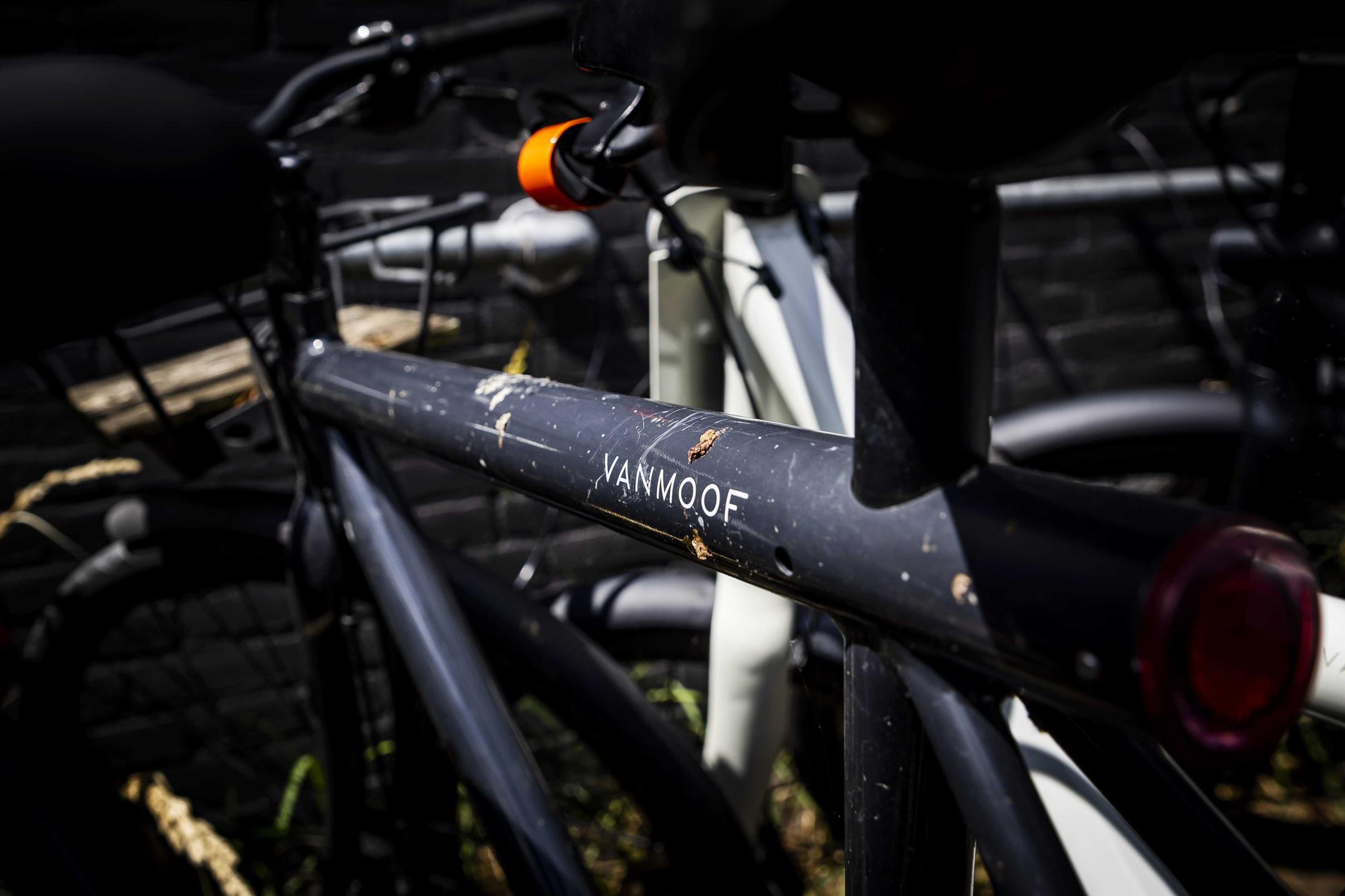 terras Onderdrukking vingerafdruk VanMoof voor een prikkie: Marktplaats overspoeld met fietsen - De Limburger  Mobile