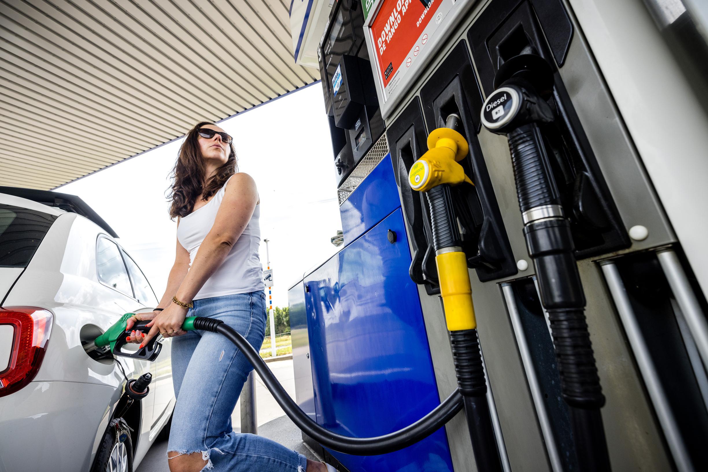 Tankbeurt Veroorzaakt Pijn In De Portemonnee: Automobilist B... - De ...