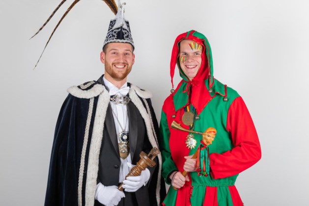 Zagewetters kiezen een prins en nar om tegen op te kijken