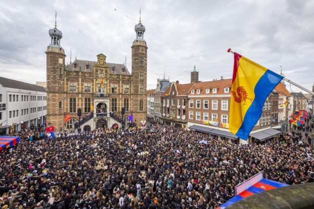Venlo haalde met carnaval 75 procent minder afval op dan vor... - De