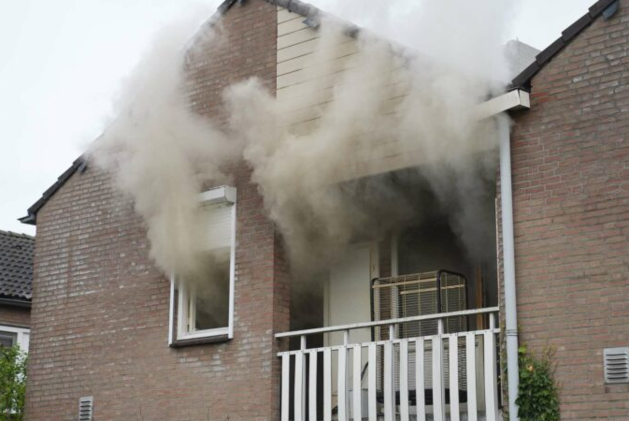 Woning in Stramproy onbewoonbaar na brand op bovenverdieping