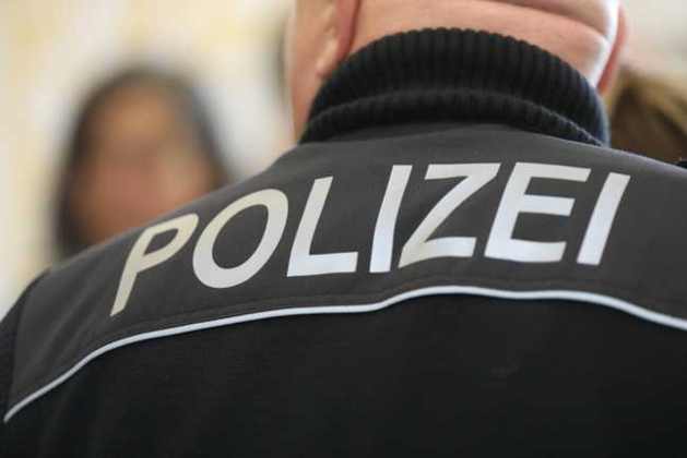 Ermittlungen: 400 deutsche Polizisten stehen im Zusammenhang mit Rechtsextremisten …