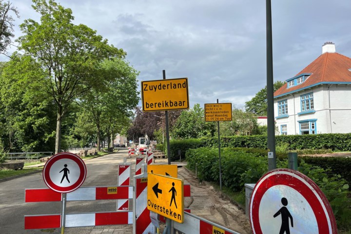 Effe Pitsje: Het Haantje van Buchten in Holtum-Noord en een Roda-bord in Geleen (1/1)