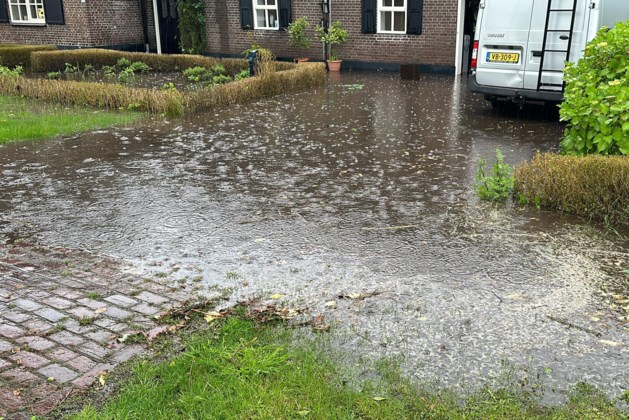 Verschillende woningen ondergelopen in Merselo