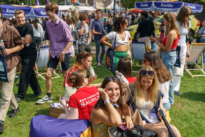 Aantal nieuwe studenten UM daalt licht, vooral minder aanmeldingen uit buitenland 